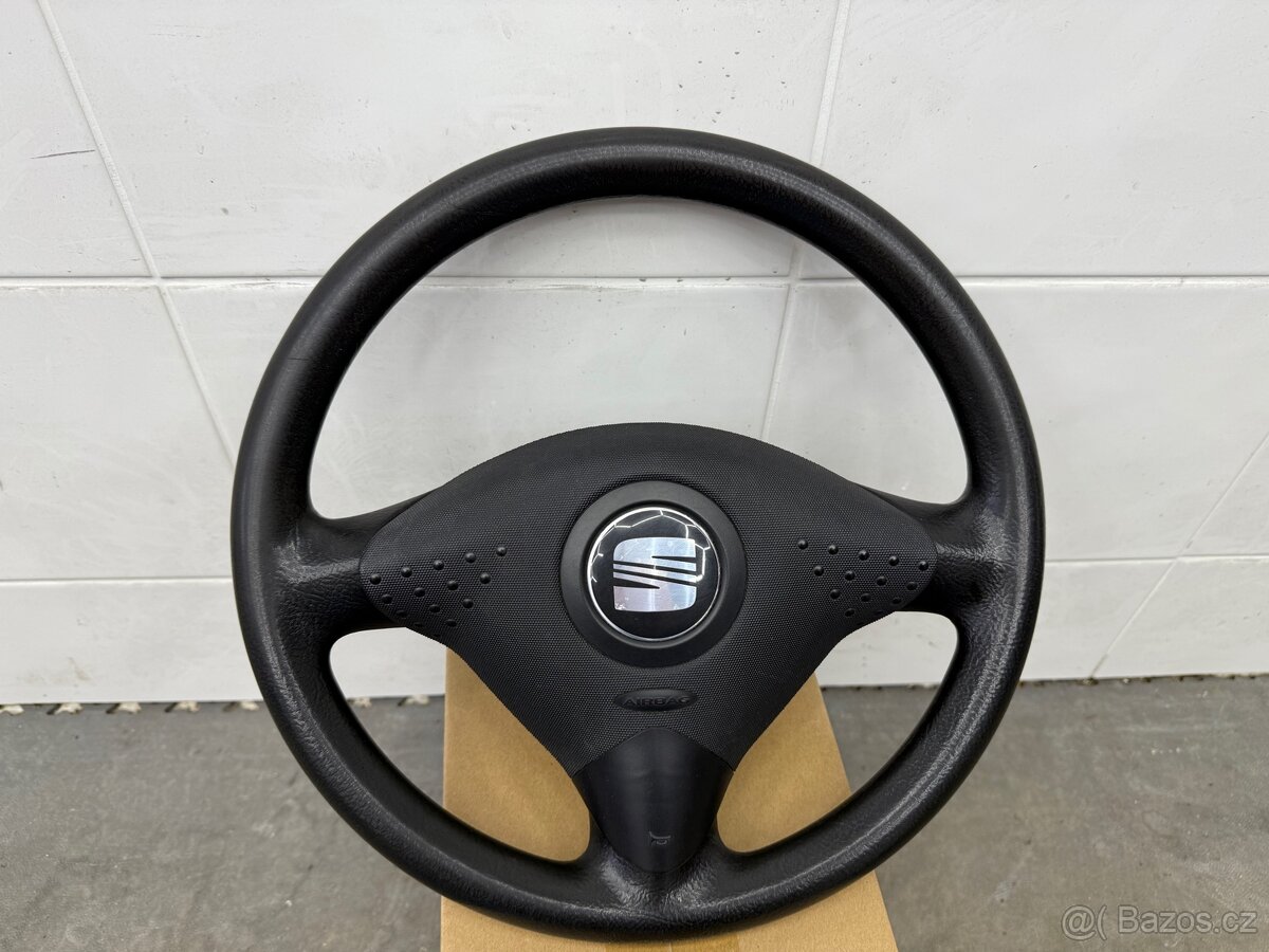 Volant kompletni Seat Cordoba 1k2
