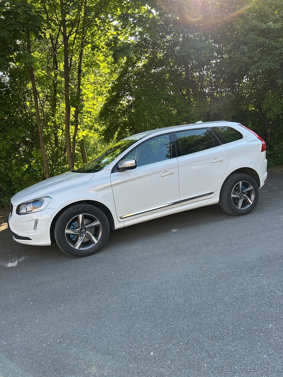 Volvo XC60 2.4D AWD R-design facelift
