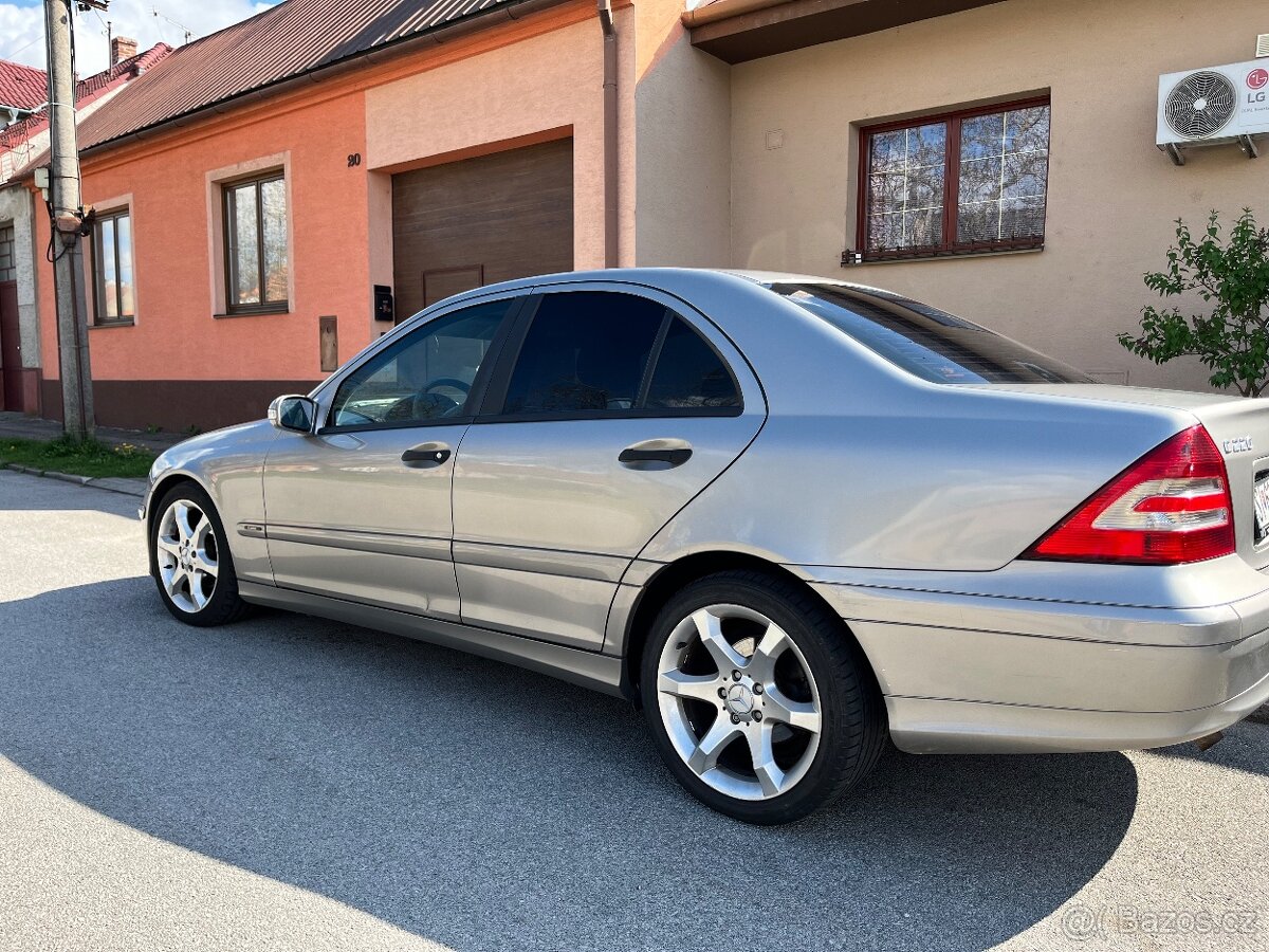 Mercedes-Benz C 220 CDI W203