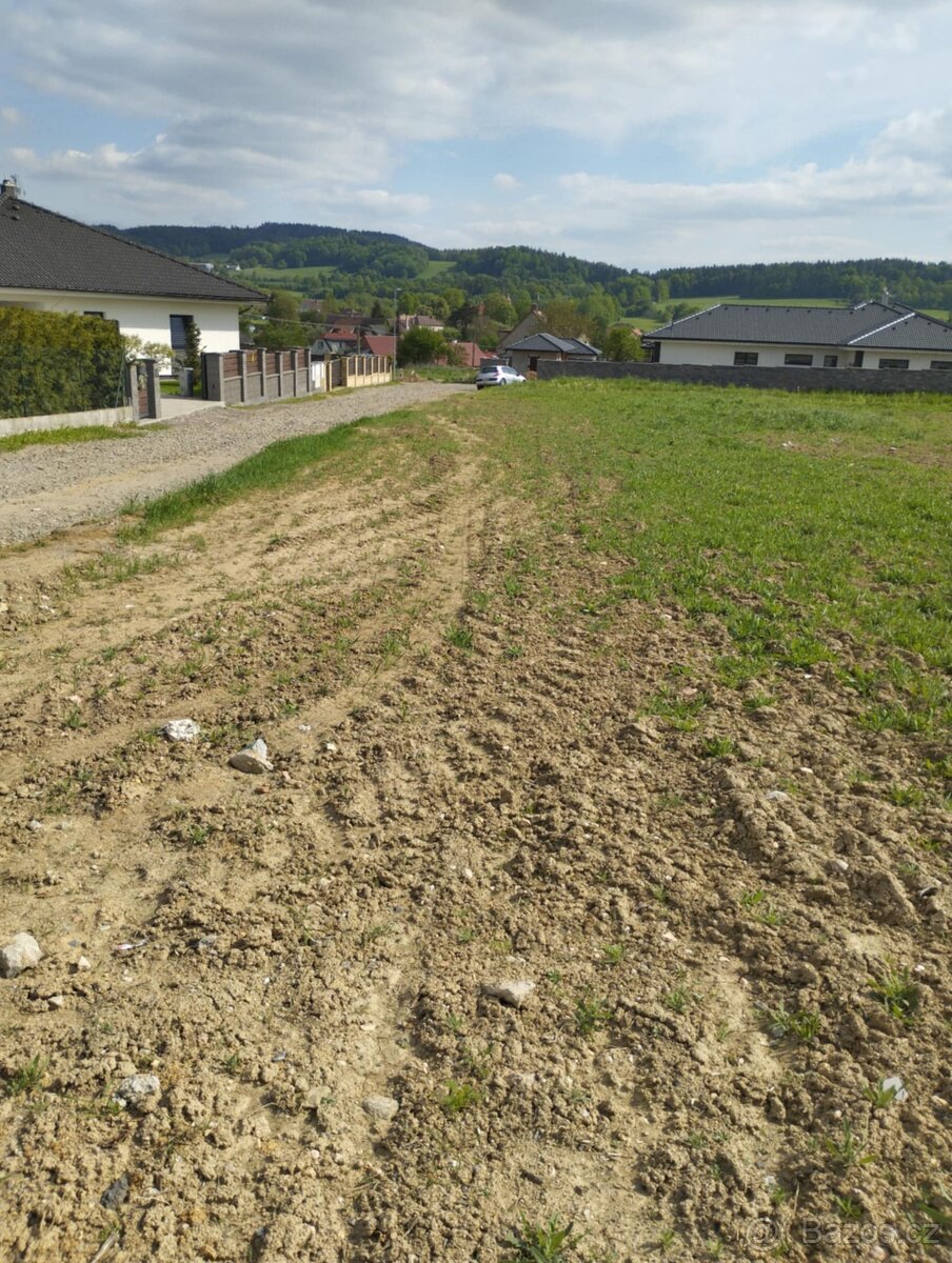 4 stavební parcely v obci Kondrac u Vlašimi ( středoč. kraj)