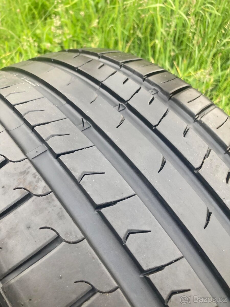 Letní Pneumatiky 255/45 ZR18 cena za sadu.