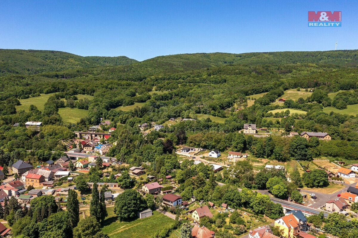Prodej pozemku k bydlení, 991 m², Hrob, ul. Husova