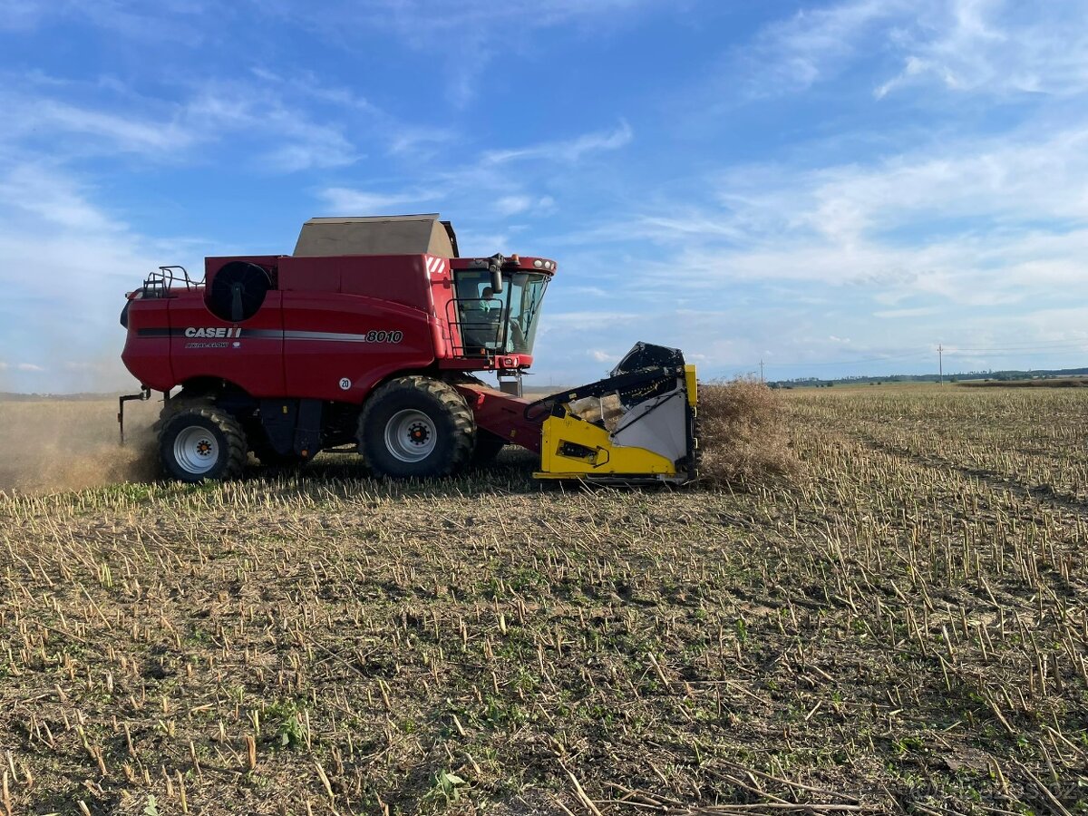 Kombajn Case IH 8010 Axial Flow + lišta BISO CropRanger 7,5