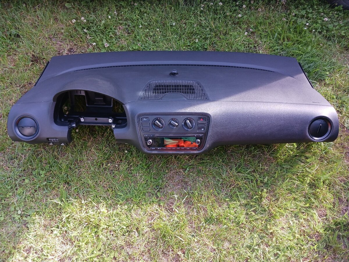 PRODÁM ORIGINAL PALUBNÍ DESKU NA ŠKODA CITIGO