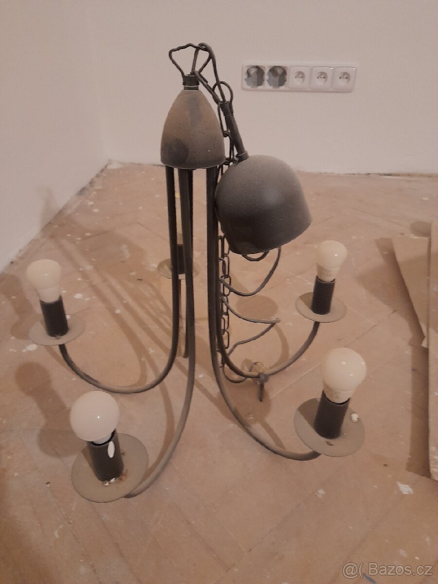 Světlo - lampa