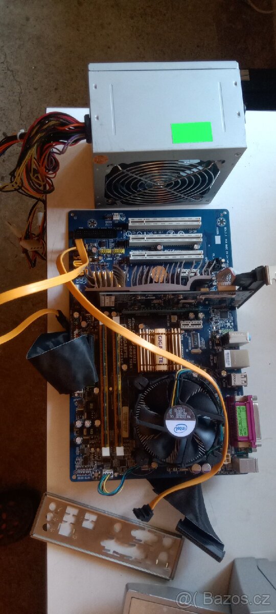 Základní deska gigabyte