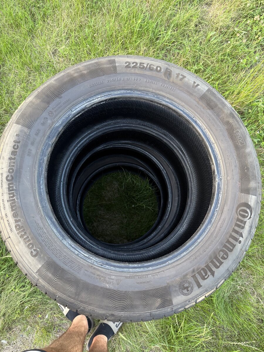 Prodam pneu Continental 225/60r17