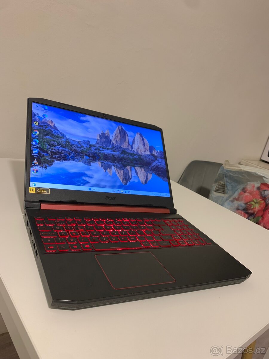 Acer Nitro 16GB DDR4 15,6 120Hz ips Core i5 8300H 512GB SSD