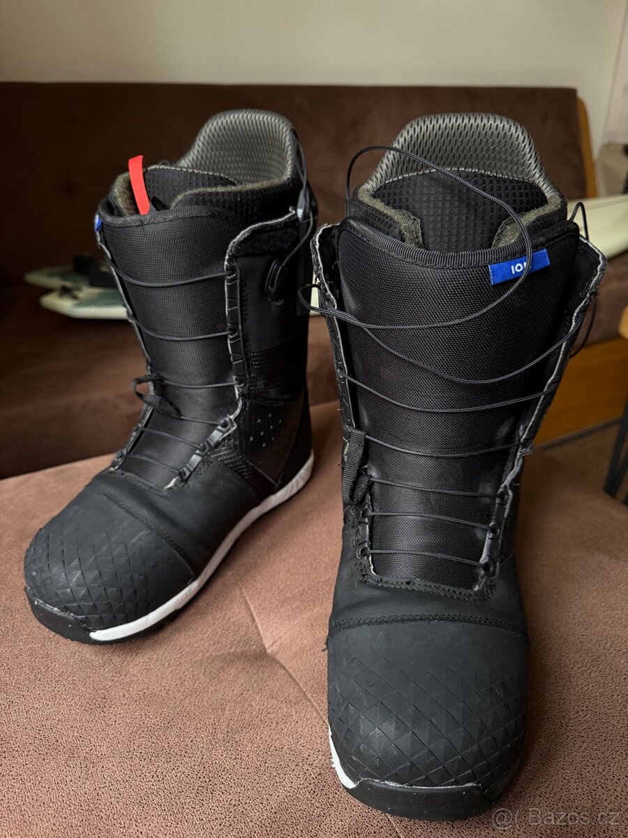Burton ION 44,5 snowboardové boty v super stavu