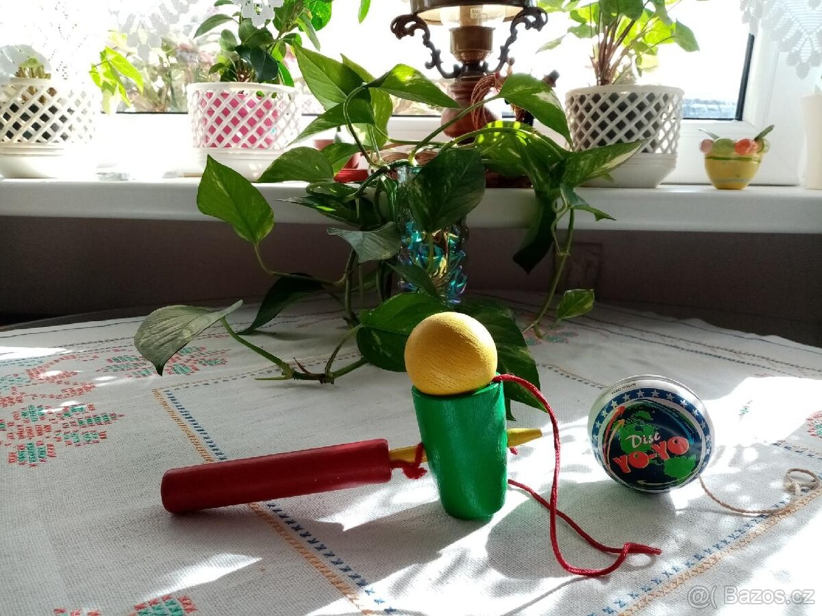 RETRO HRAČKY - HYP HOP,