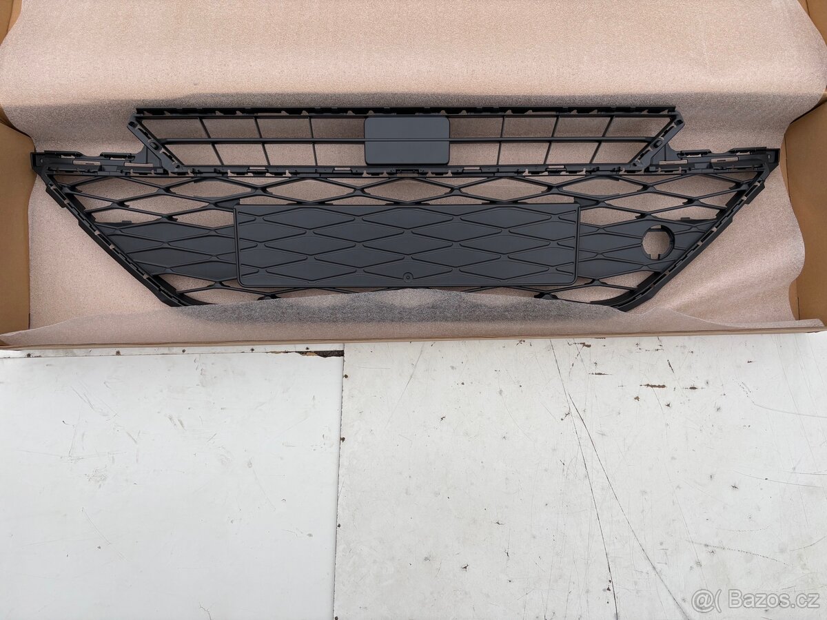 Mřížka nárazníku Ateca (VAG 575 853 668 P 9B9)