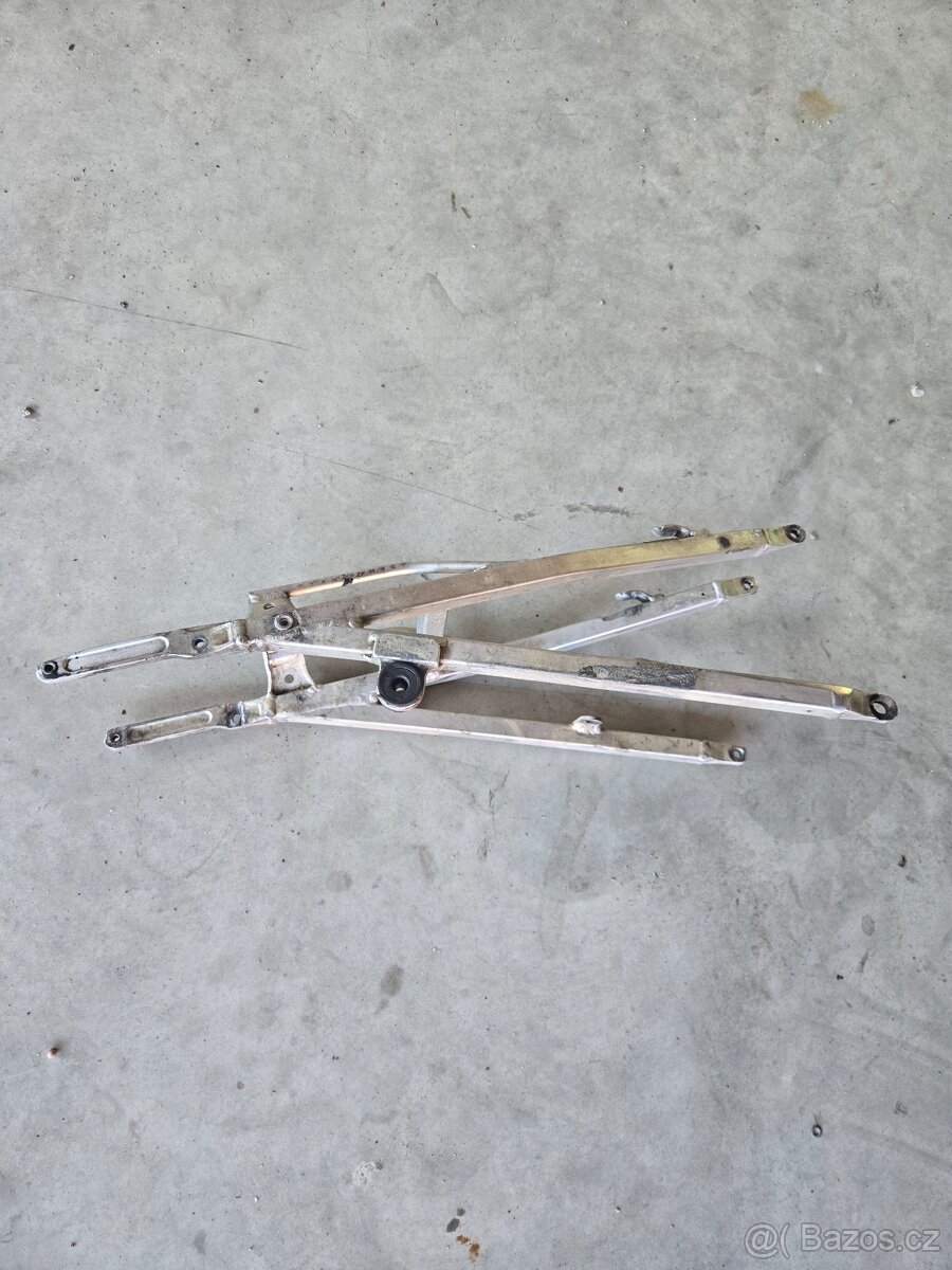 Posedsedlový rám Husqvarna 125