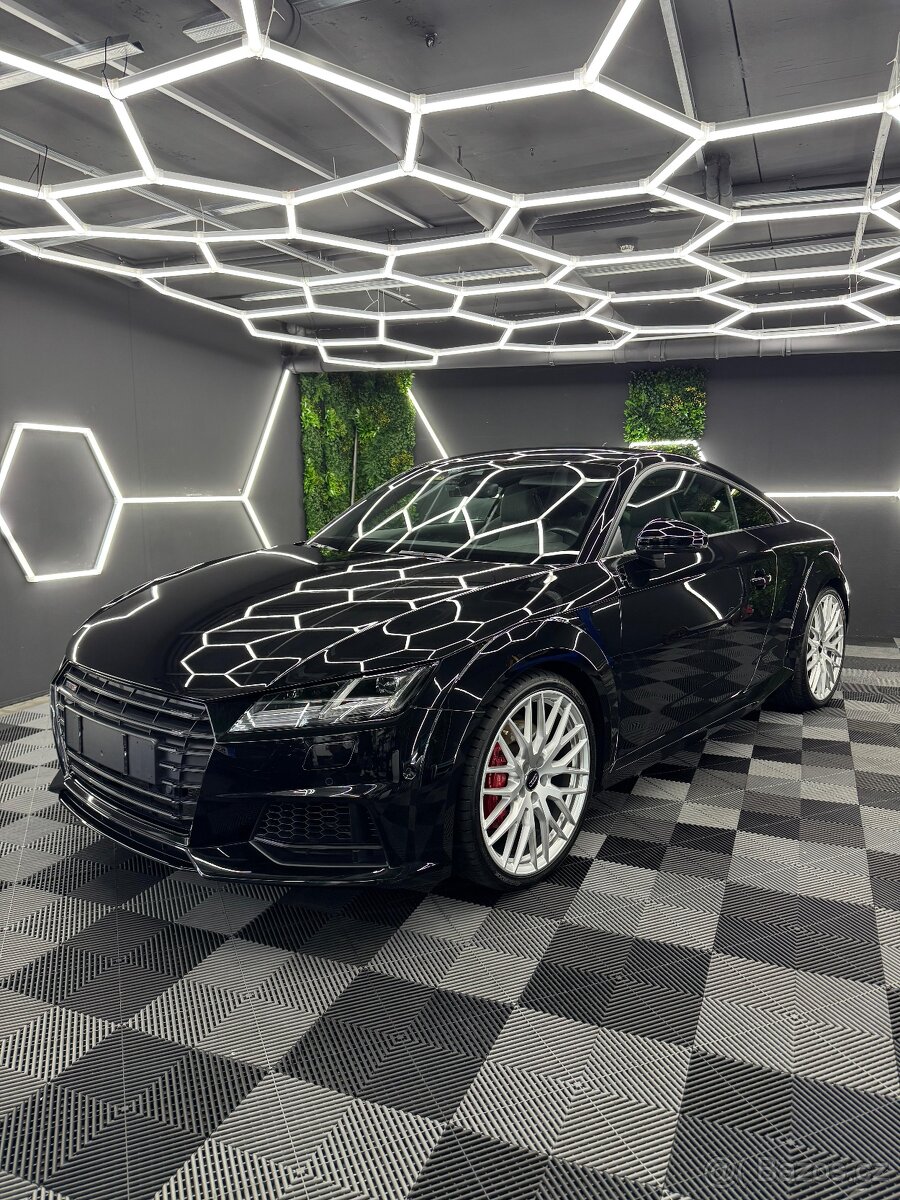 Audi TTS quattro