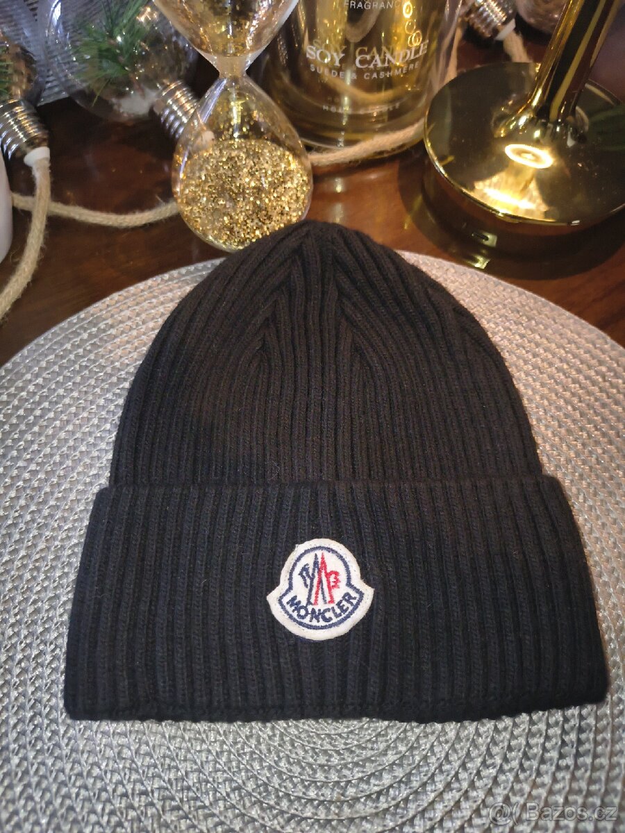 Černá čepice Moncler, vel UNI