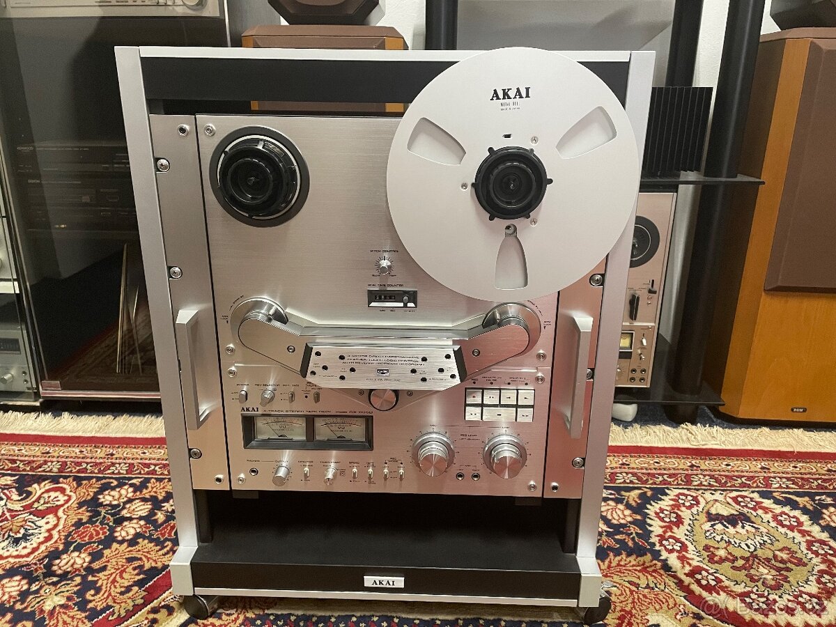 kotoučový magnetofon AKAI GX-635D v racku