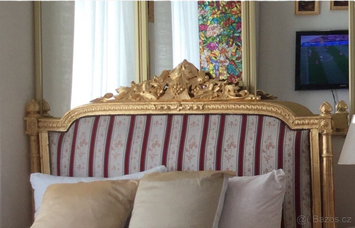 Starožitná manželská postel