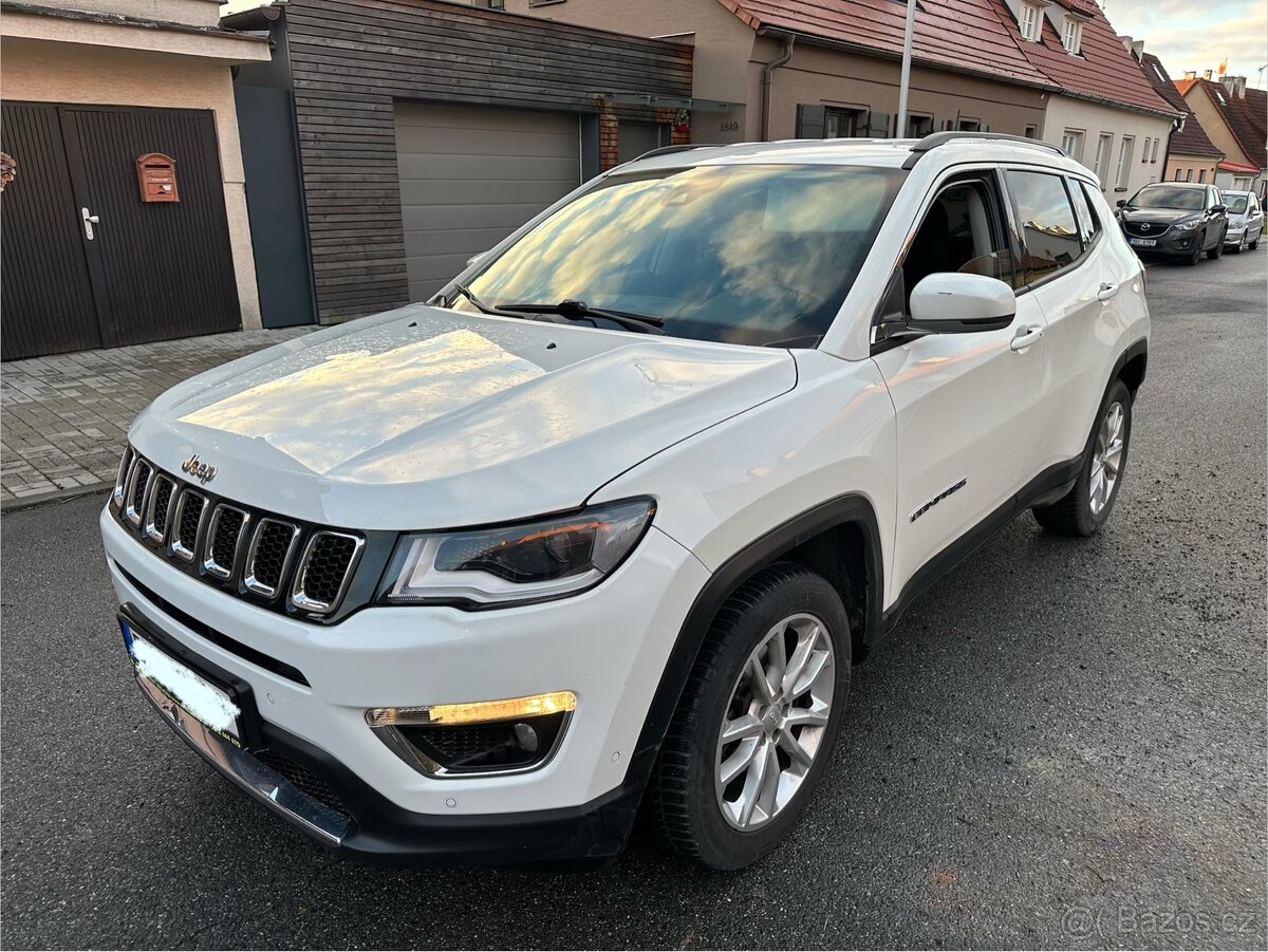 Prodam Jeep Compass 1.3 T-GDi 2021 Najeto: 33 000 km •