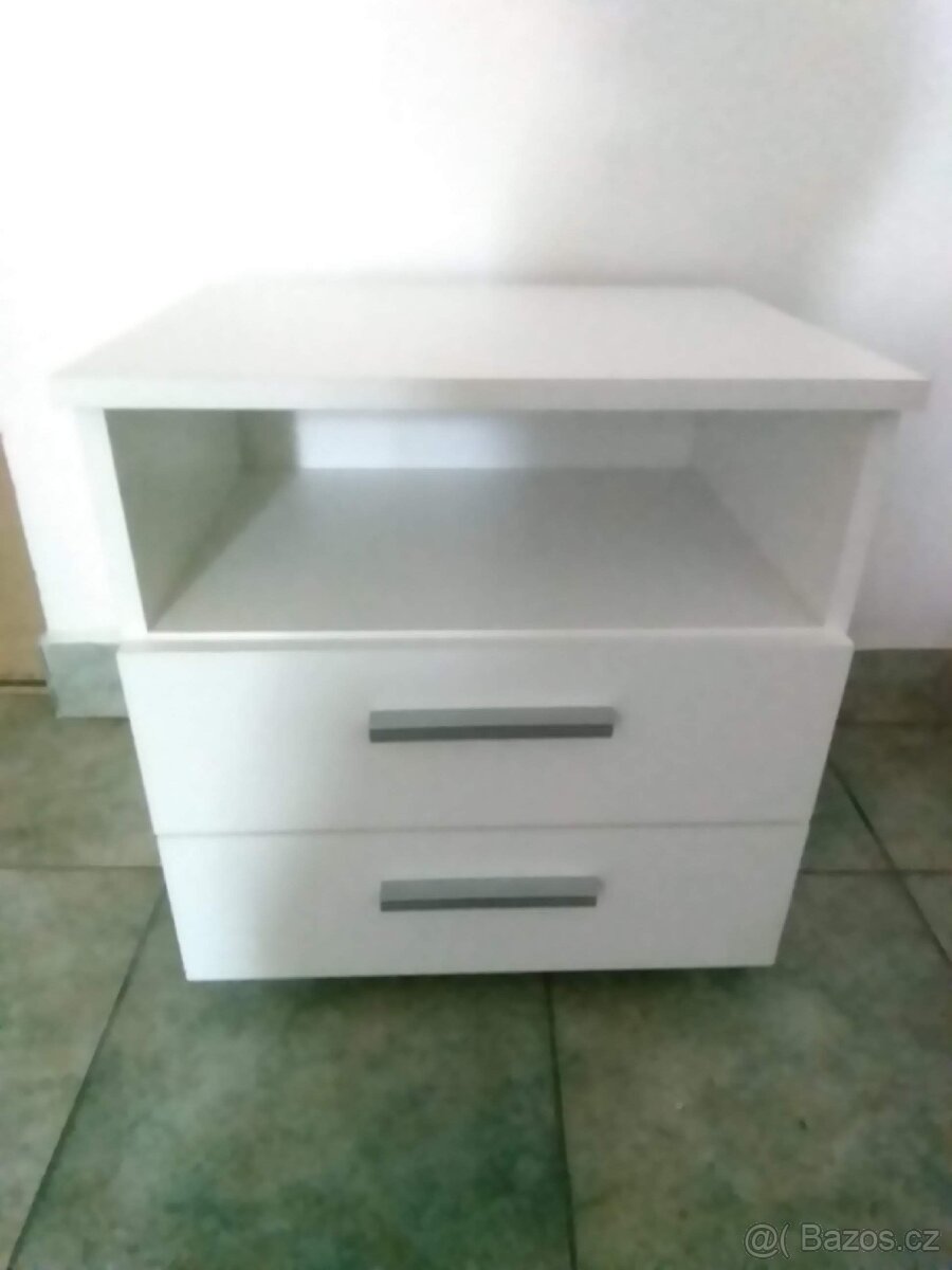 Prodám nový noční stolek