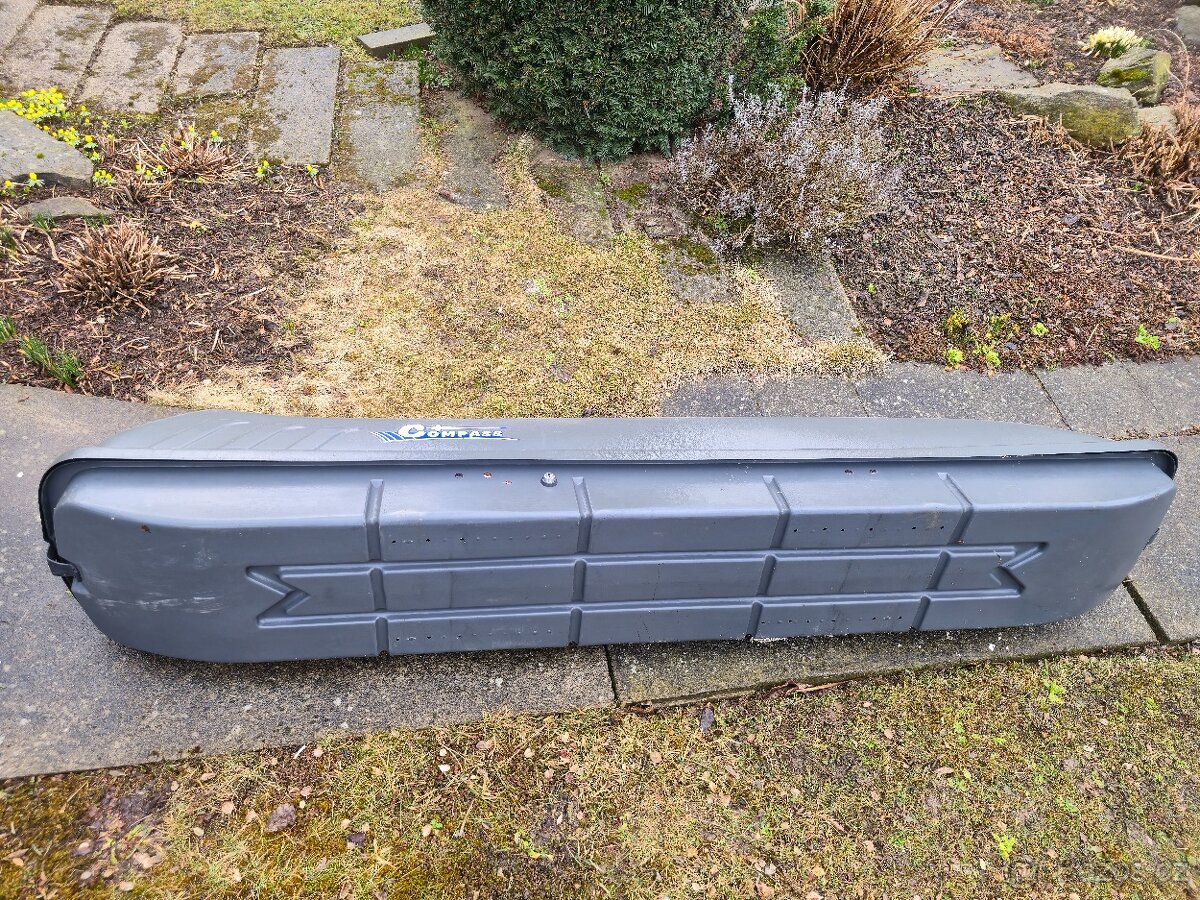 Střešní box (rakev) na auto