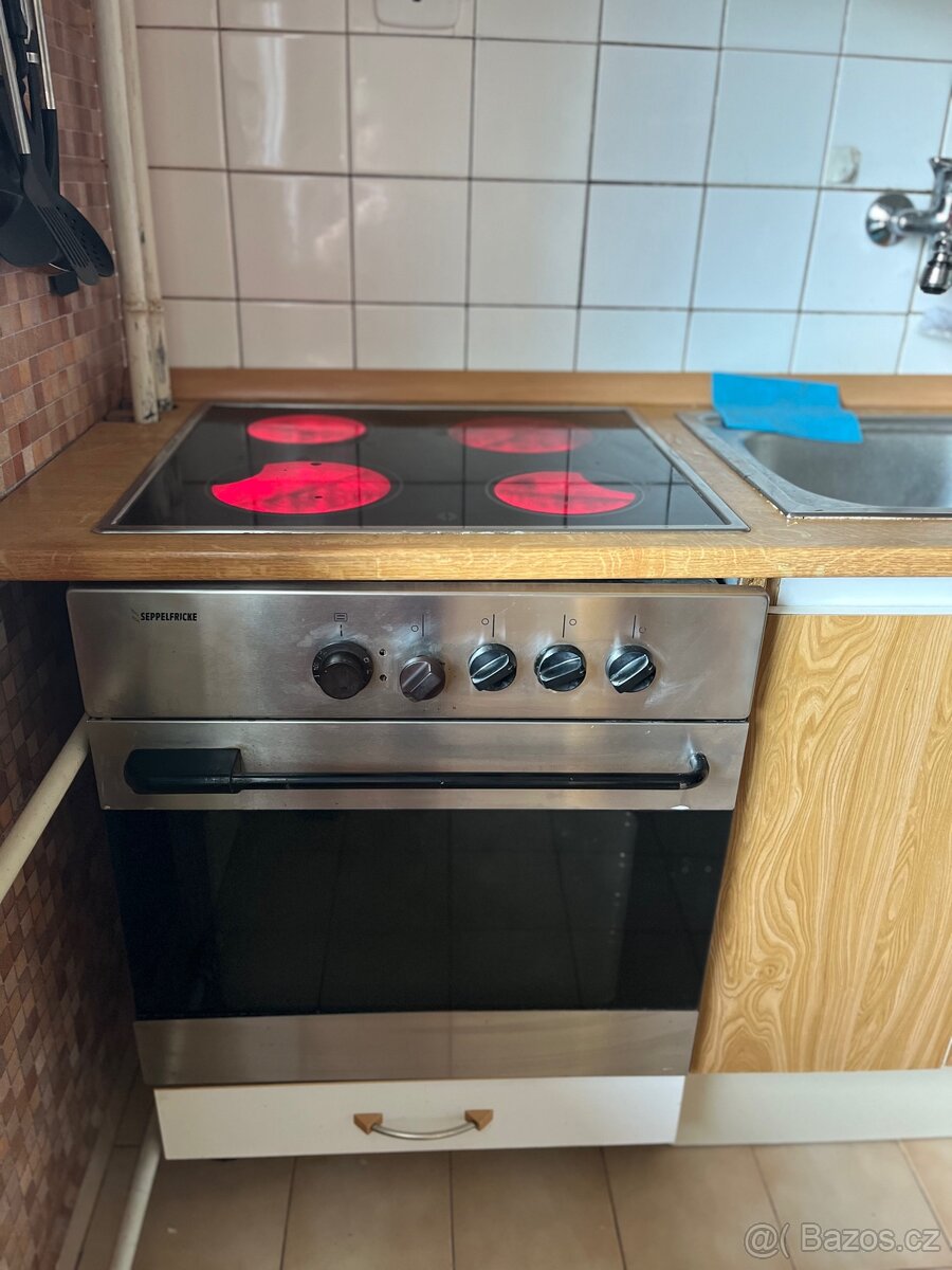Vestavný sporák se sklokeramickou deskou