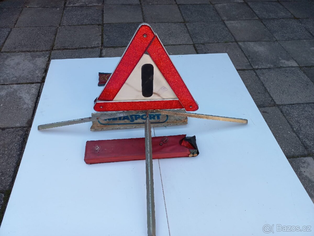 Auto veterán - Trojúhelníky