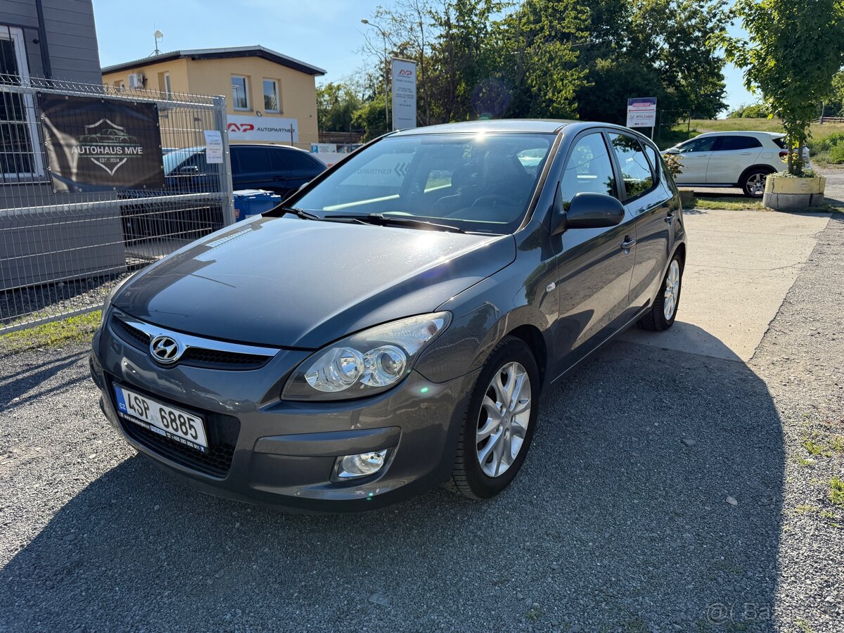 Hyundai I30 1.6 CRDI automat kůže