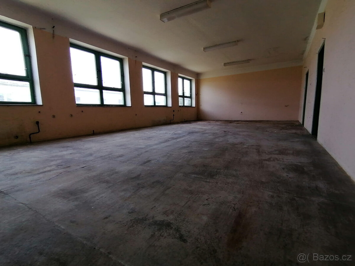 Pronájem 200m2 skladových/výrobních prostor Zlivice/Čížová