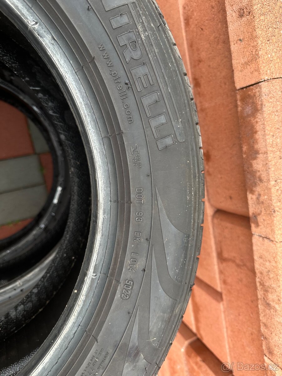 Letní Pirelli 235/55 R17