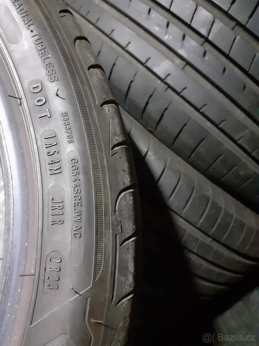 215/45 R18 letní pneu nové
