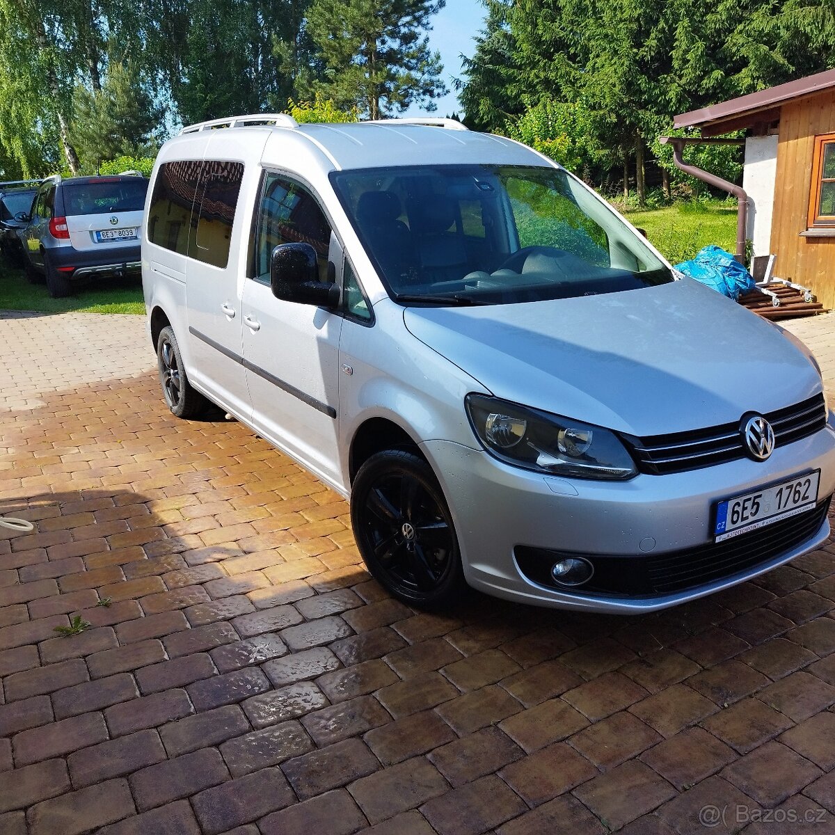 VW Caddy maxi 2.0 tdi 103kw s nájezdovou rampou
