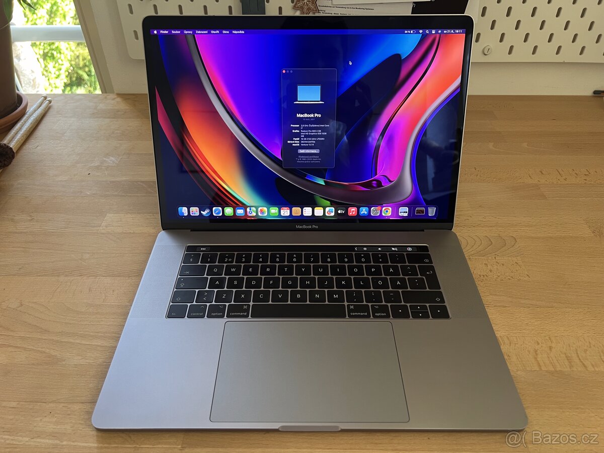 MacBook Pro 2017 - 15" Radeon Pro 560 4GB +  Adaptér