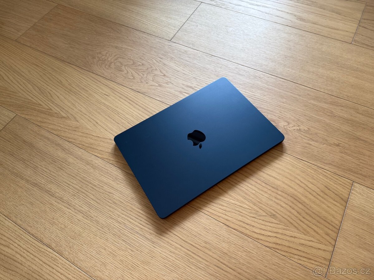 ZÁNOVNÍ APPLE MACBOOK AIR 13” 2022 M2/8GB RAM/256GB,ZÁRUKA