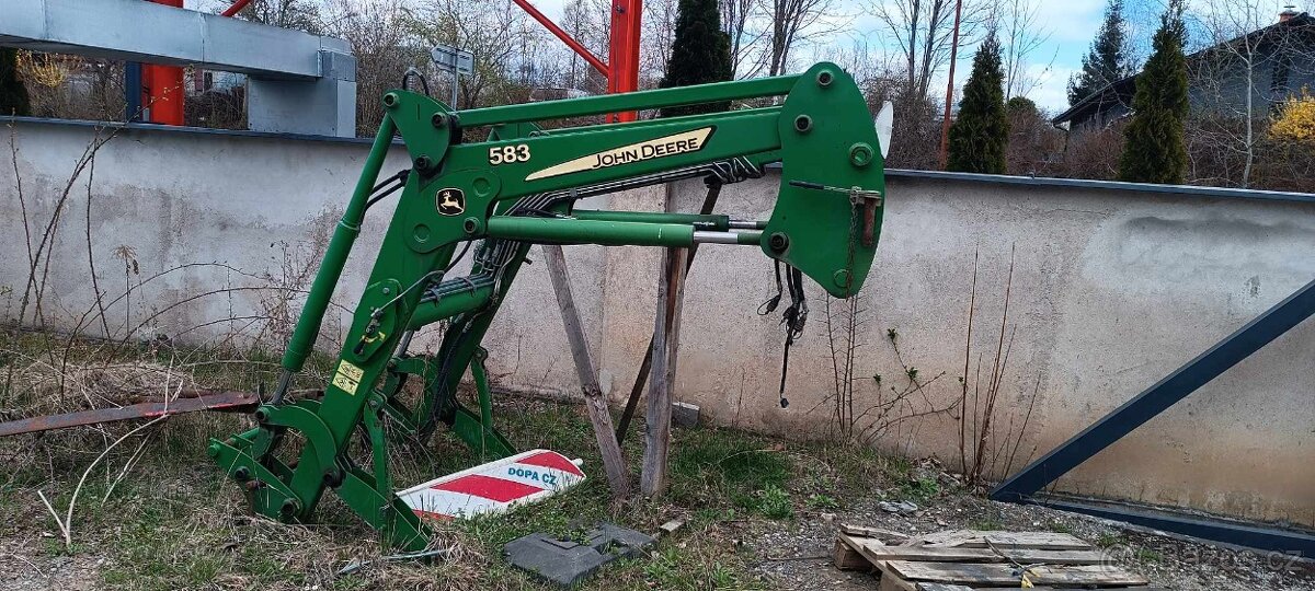 Čelní nakladač John Deere 583