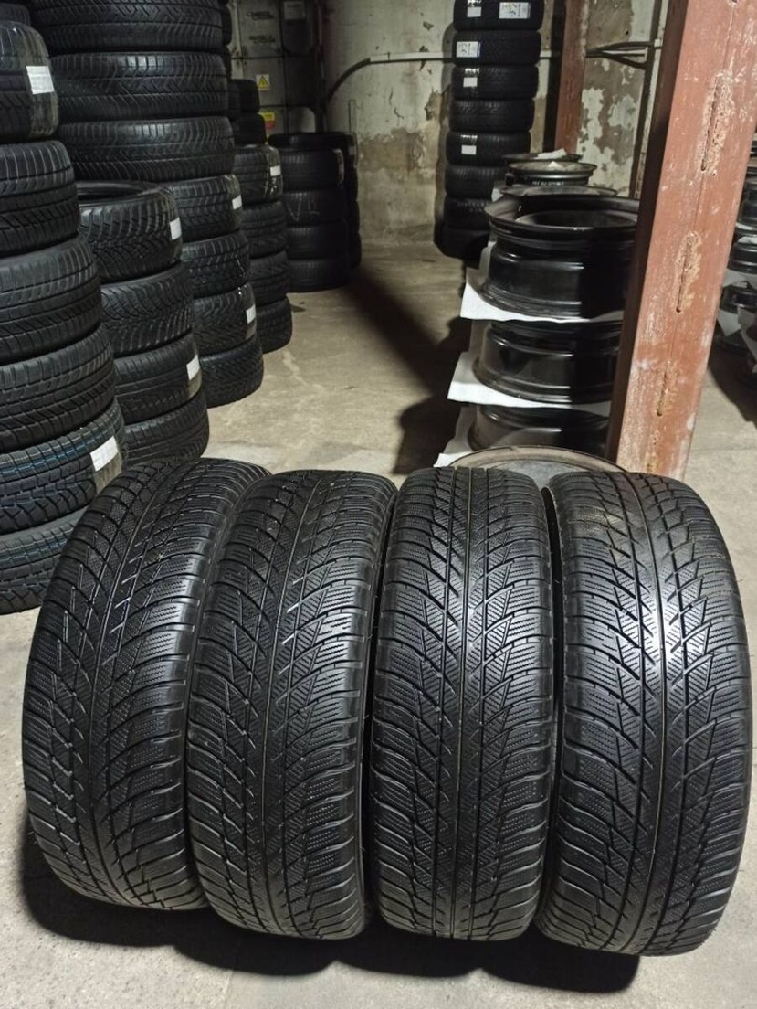 Bridgestone 205/60 R17 93H 2x5,5-6mm; 2x5,5mm