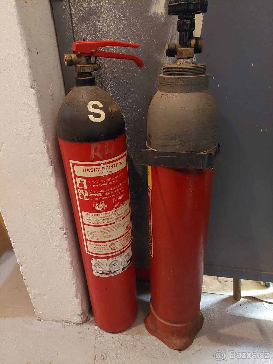 Lahve CO2. prázdné 2 ks šestikilové