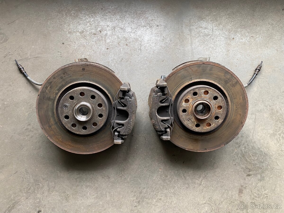 VW Passat b6 kompletní přední těhlice