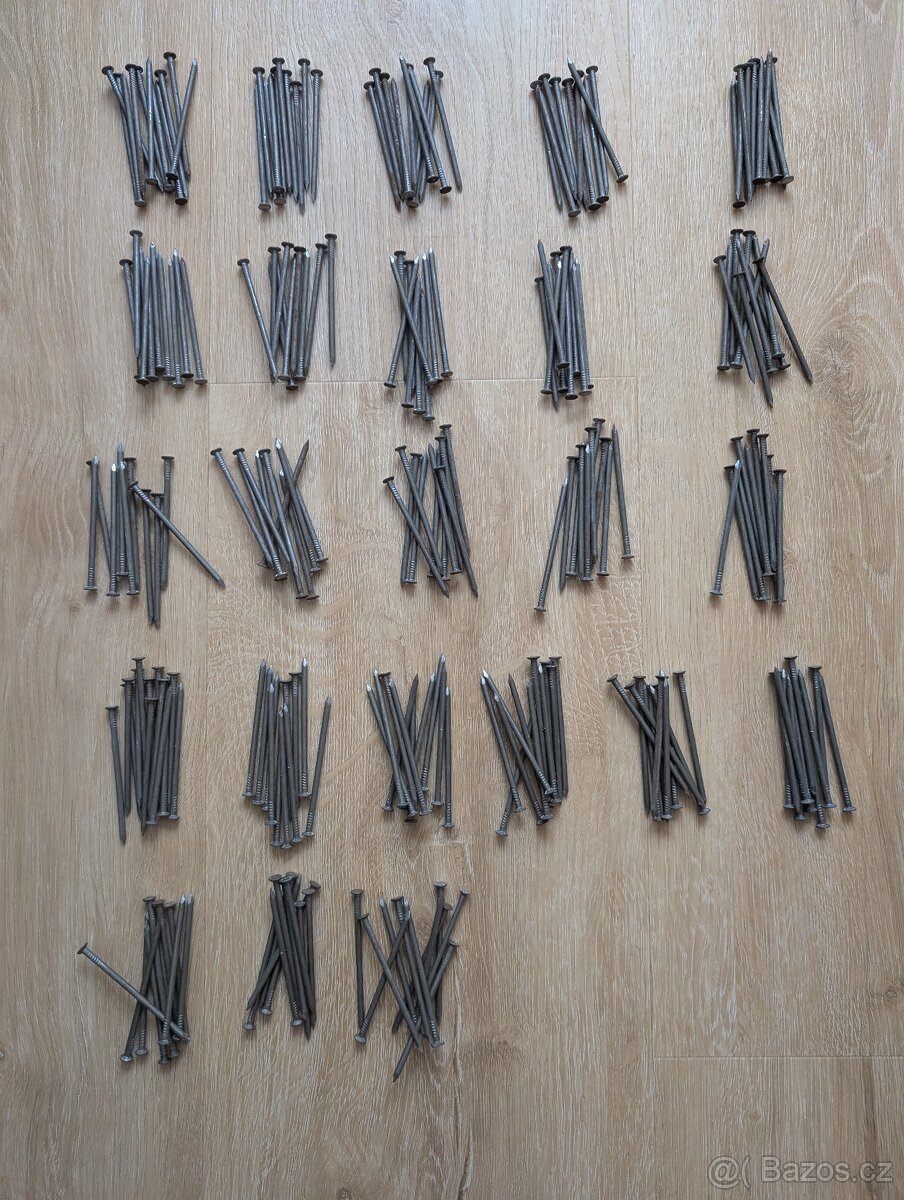 Stavební hřebíky 90 mm a 70 mm – 120 Kč