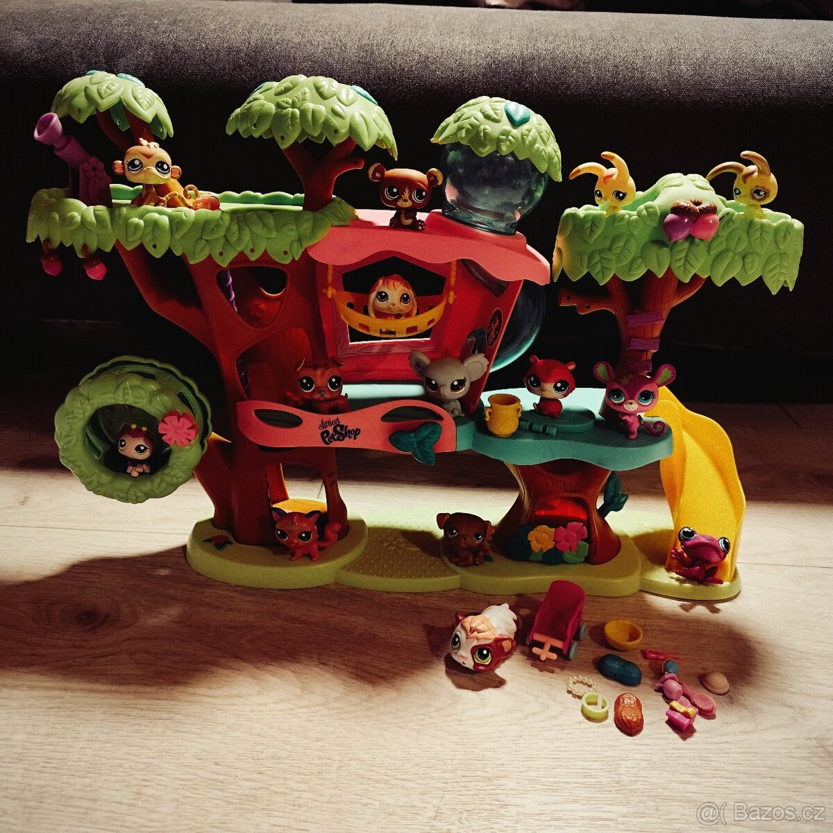 LPS stromový domeček spoustu zvířátek a doplňky