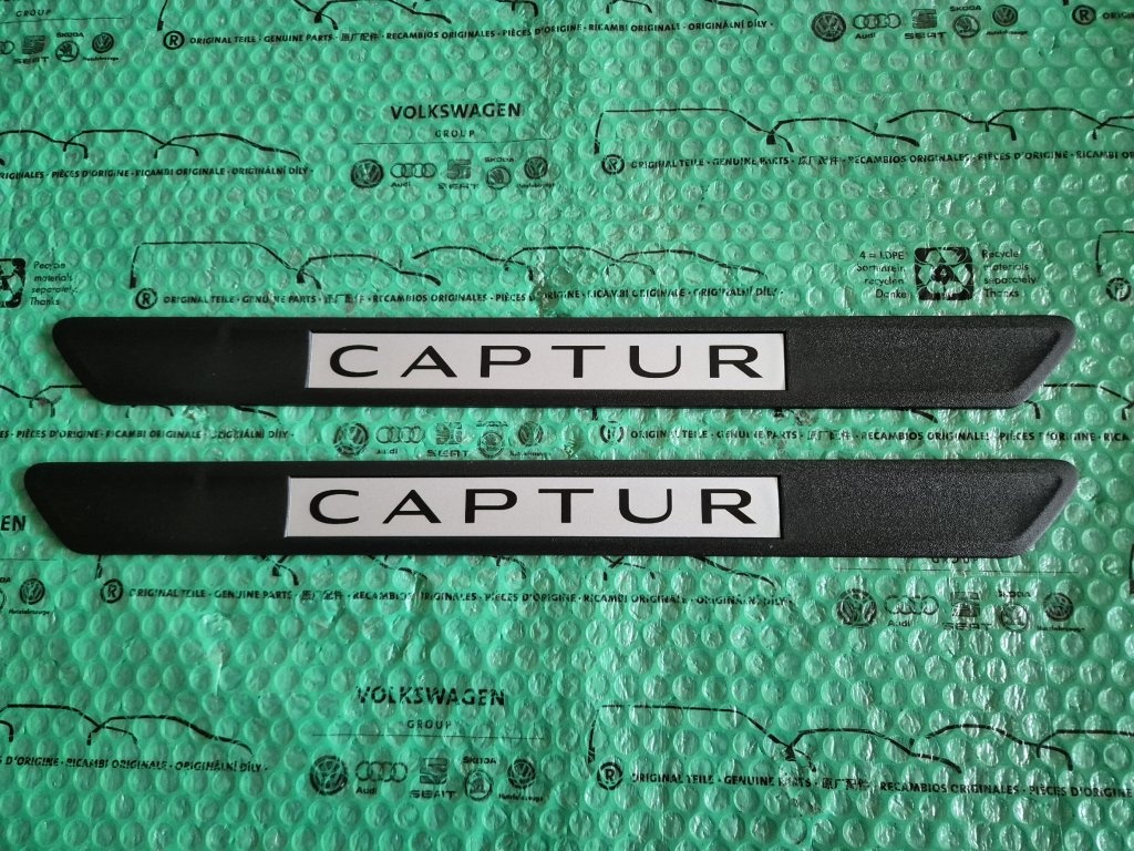 dekorativní ozdobné a ochranné lišty prahu Renault Captur 77