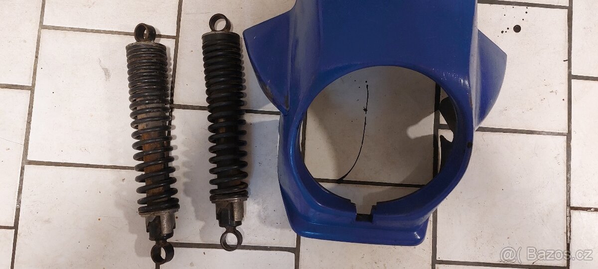 Prodám zadní tlumiče a větrný štíkek na ČZ 175 typ487
