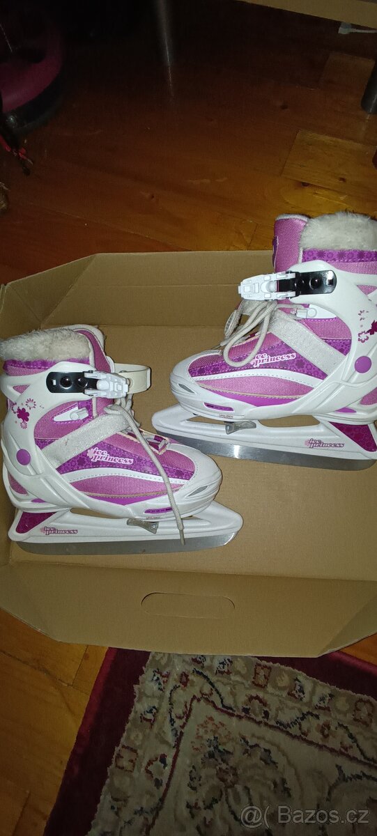 Dětská dívčí brusle