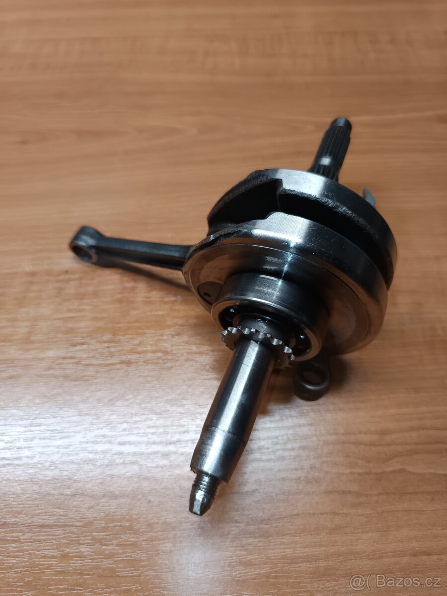 Kliková hřídel yx140