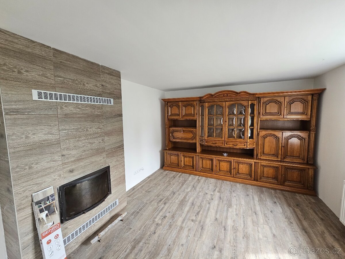 Obývací stěna za odvoz