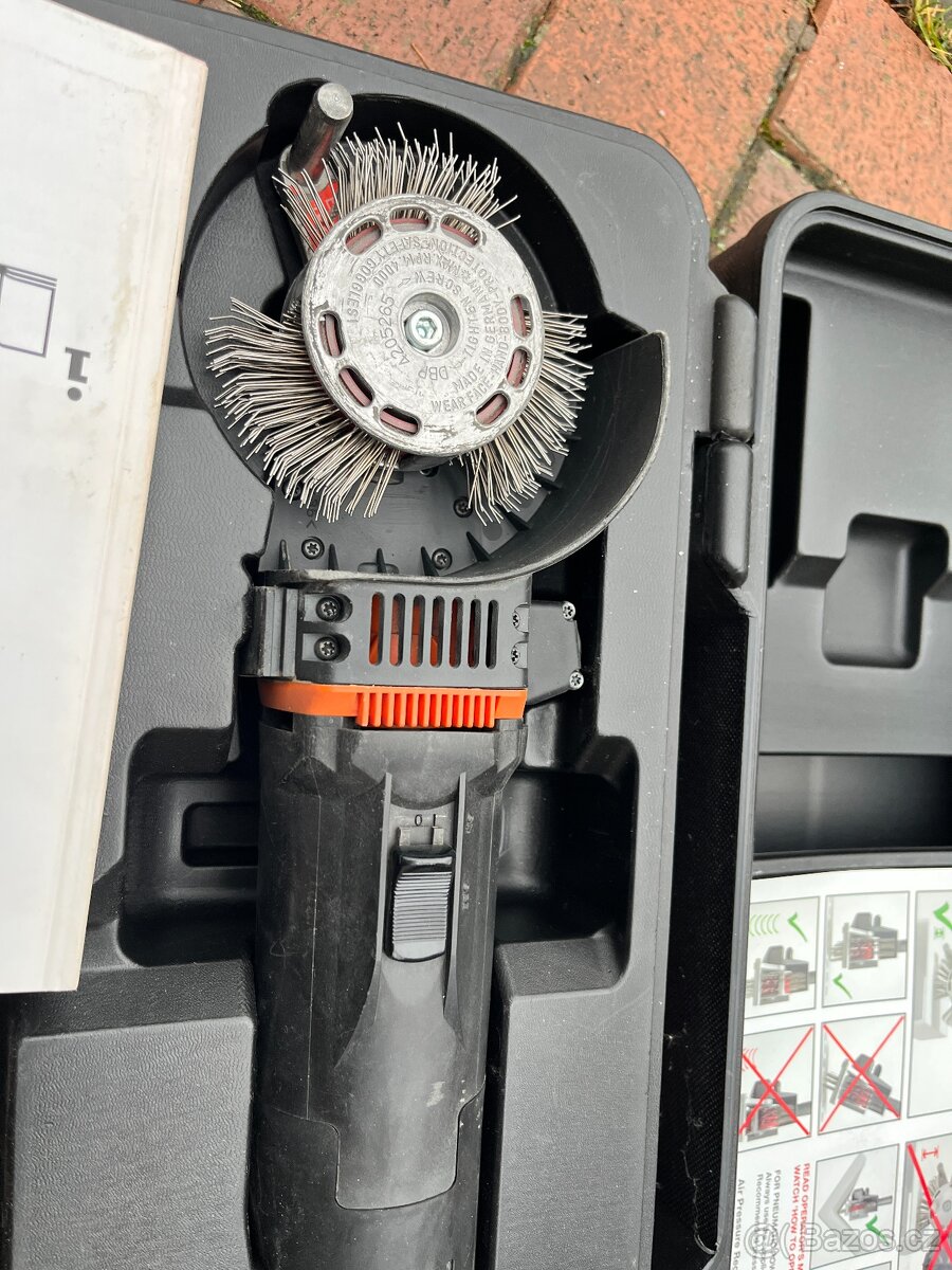 Brístle Blaster Monti