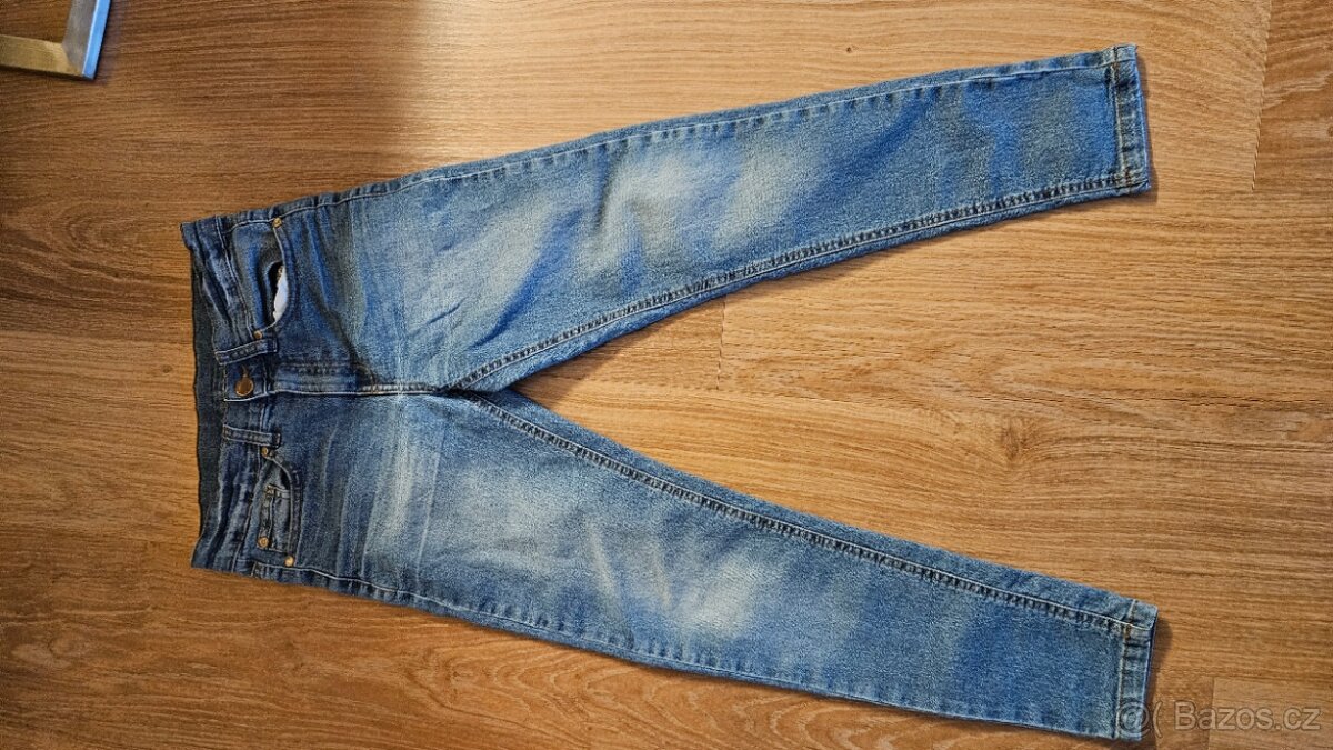 Prodám dětské džíny vel.146