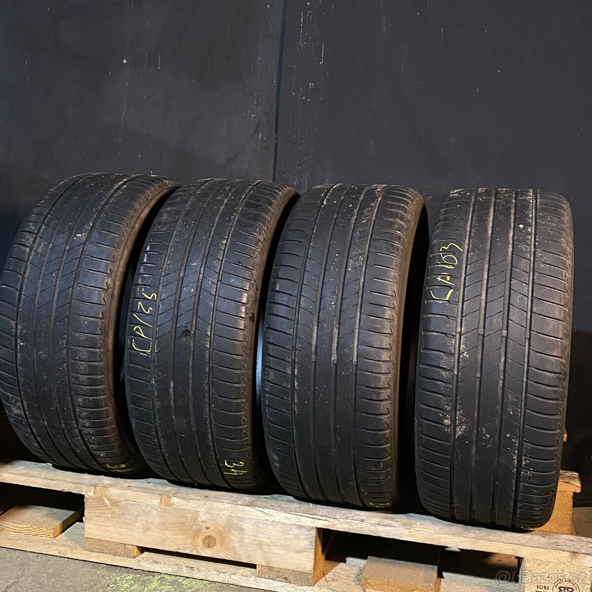 Letní pneu 245/40 R19 94W Bridgestone 3,5-4mm