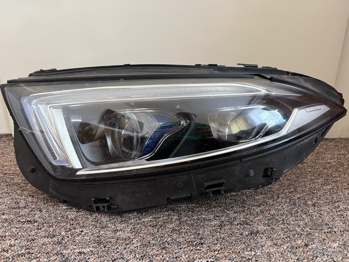Pravy svetlomet LED Multibeam MB CLS 2017-2022 C257.