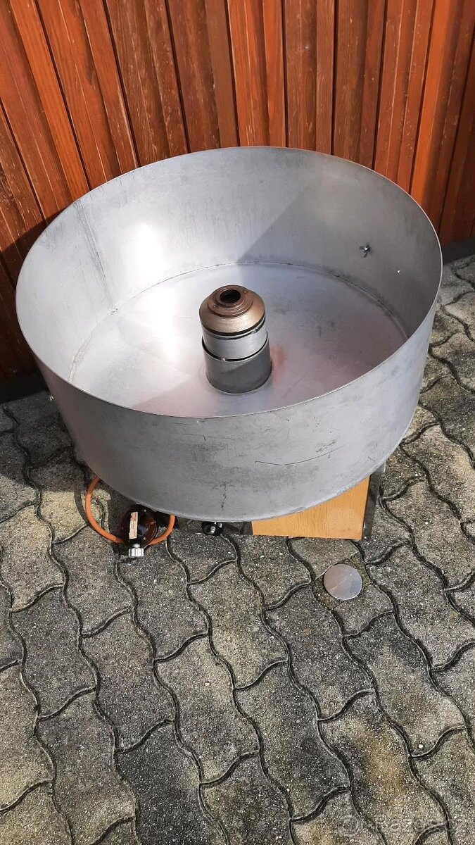 Stroj na cukrovou vatu