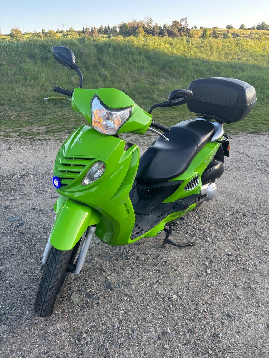 Prodám skútr 125 4t