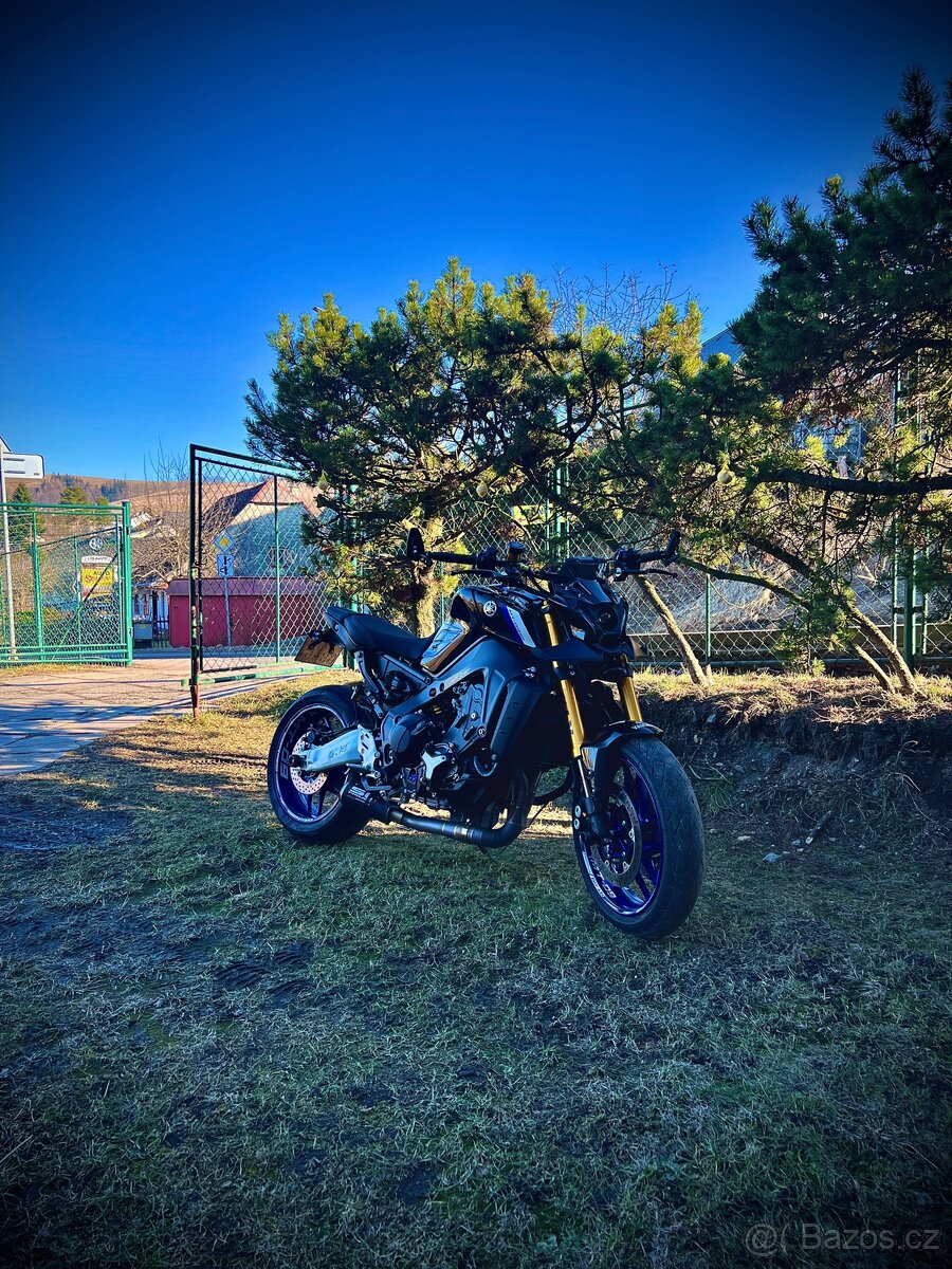 Prodám Yamahu MT-09 SP 2021 – Rychlá, chytrá, krásná 🏍️💨